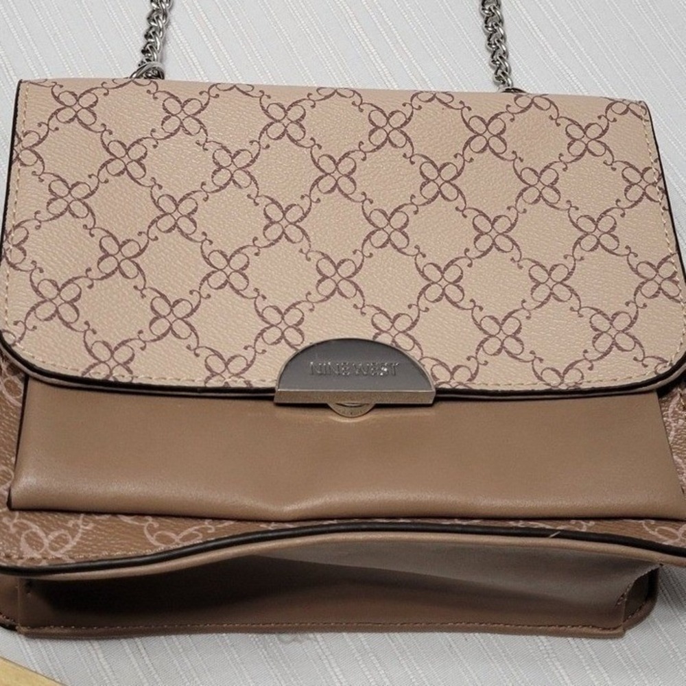 Crossbody Bag Tan Beige Silver Chain Strap Nine West Logo